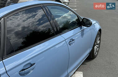 Седан Audi A6 2013 в 