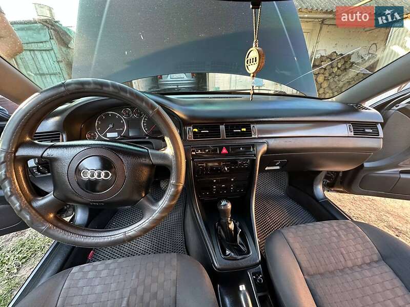 Седан Audi A6 2001 в Лебедине