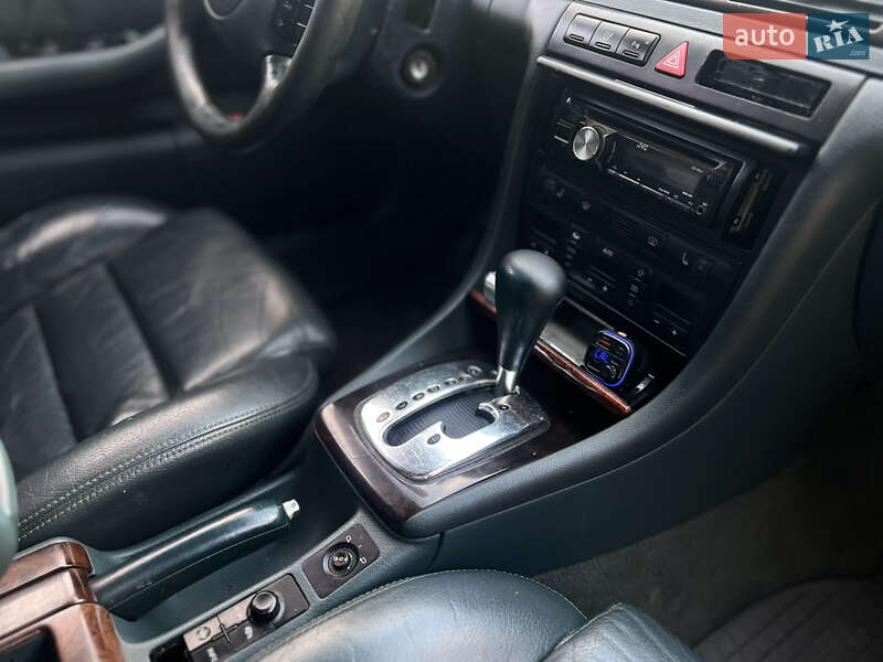 Седан Audi A6 2001 в Межгорье