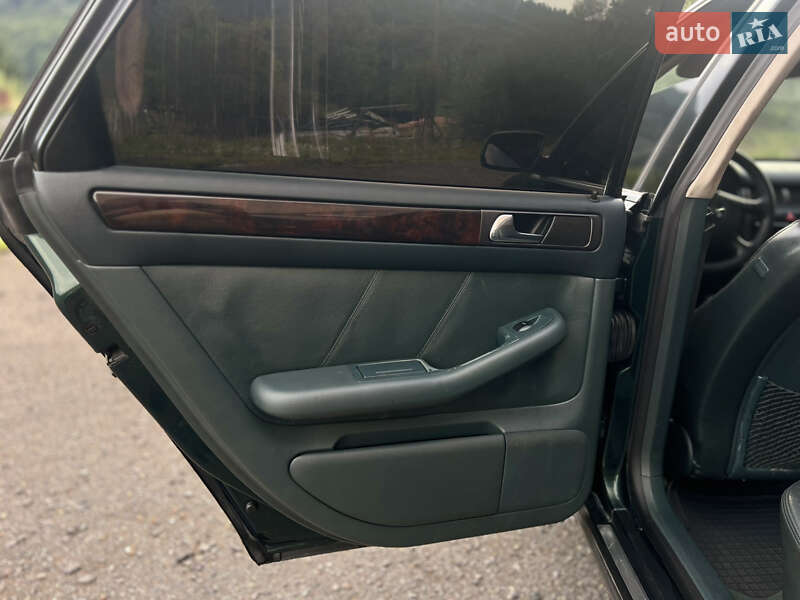 Седан Audi A6 2001 в Межгорье