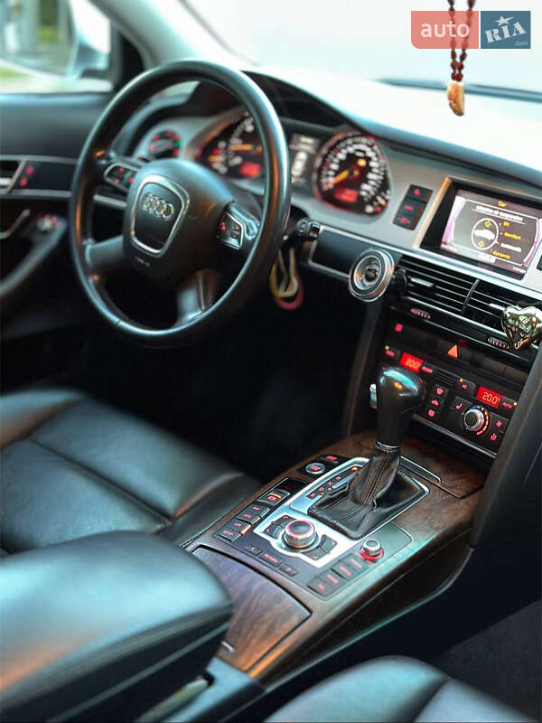 Седан Audi A6 2010 в Рахове