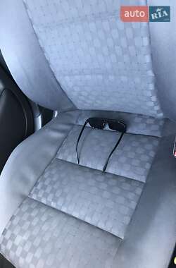 Универсал Audi A6 2004 в 