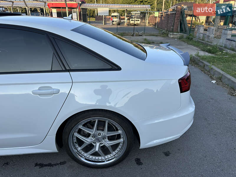 Седан Audi A6 2015 в Рівному