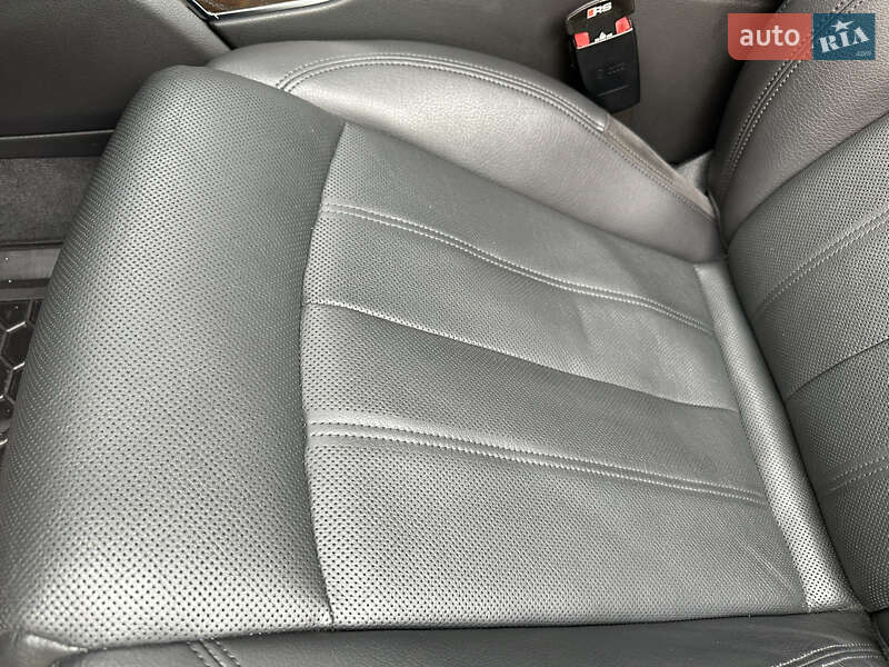 Седан Audi A6 2015 в Киеве