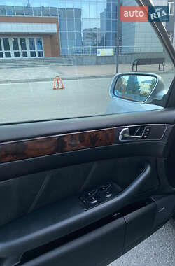 Универсал Audi A6 2001 в 