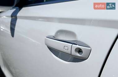 Седан Audi A6 2013 в 