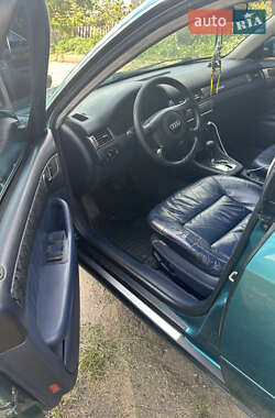 Универсал Audi A6 1998 в 