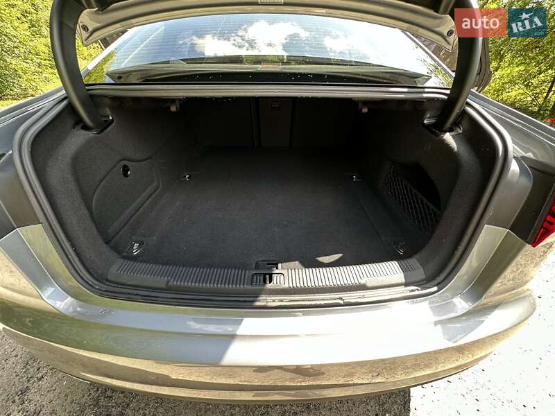 Седан Audi A6 2015 в Хмельницком