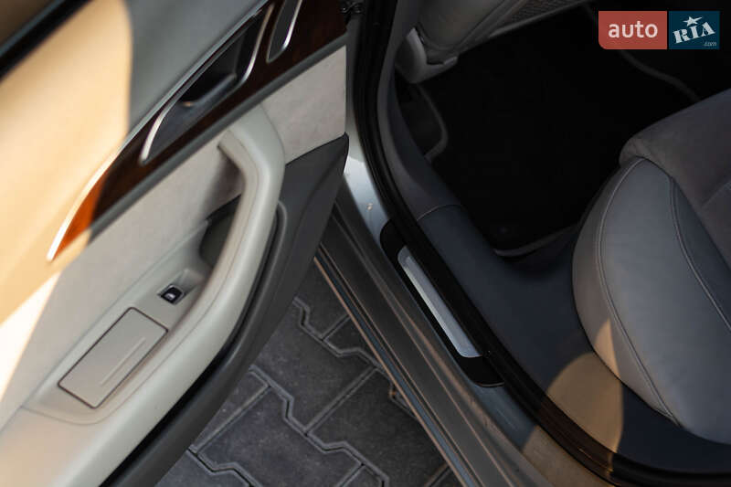 Седан Audi A6 2012 в Ужгороде