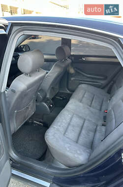 Седан Audi A6 2000 в 