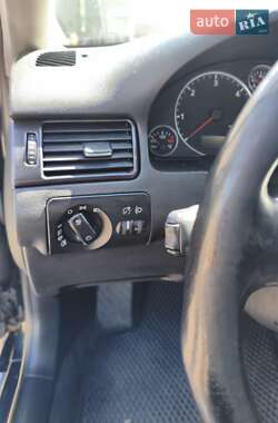 Универсал Audi A6 2002 в 