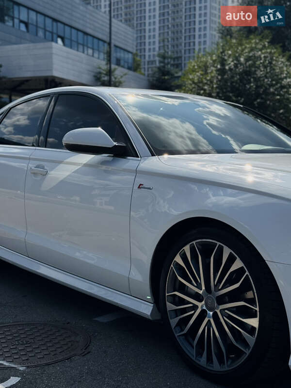 Седан Audi A6 2014 в Киеве