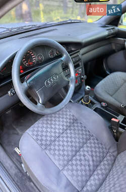 Седан Audi A6 1996 в 