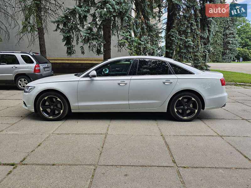 Седан Audi A6 2014 в Киеве