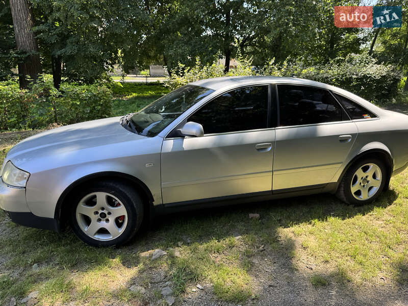 Седан Audi A6 2002 в Хотине