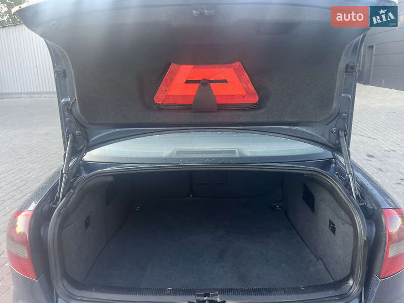 Седан Audi A6 2004 в Каменец-Подольском