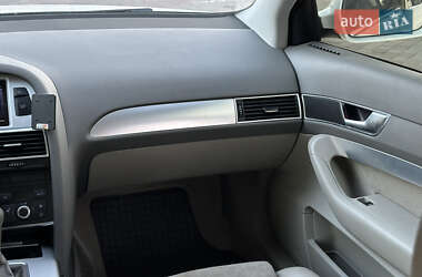 Седан Audi A6 2010 в 