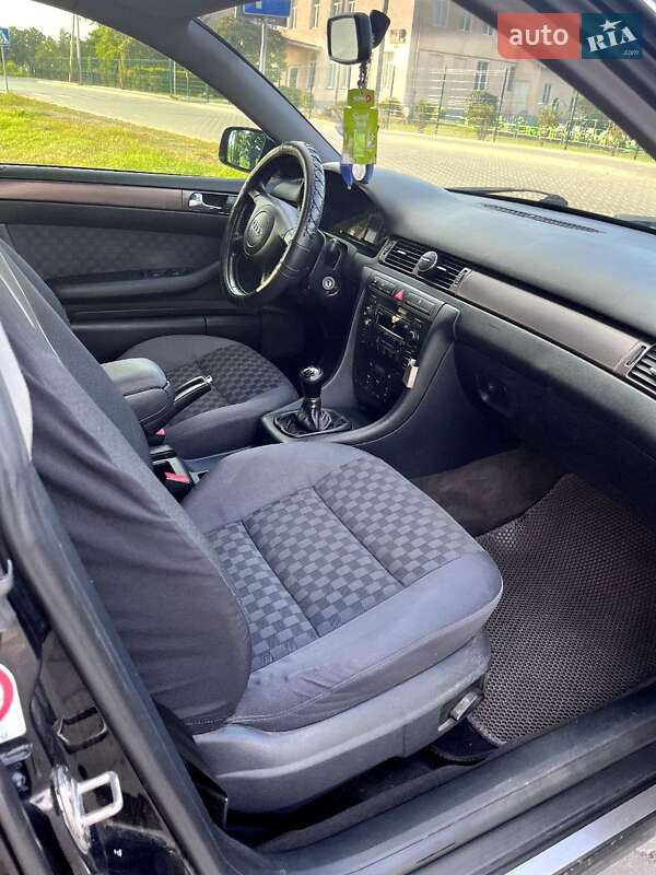 Седан Audi A6 2001 в Стрые