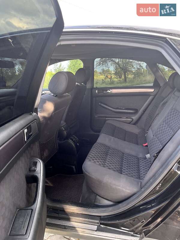 Седан Audi A6 2001 в Стрые