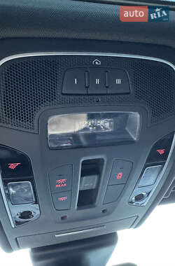Седан Audi A6 2016 в 