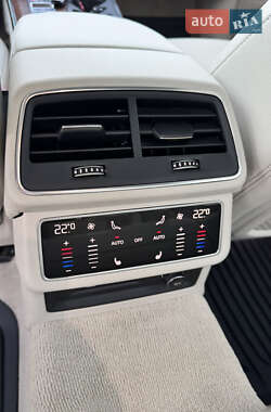 Седан Audi A6 2022 в 