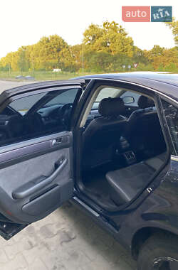 Седан Audi A6 2003 в 