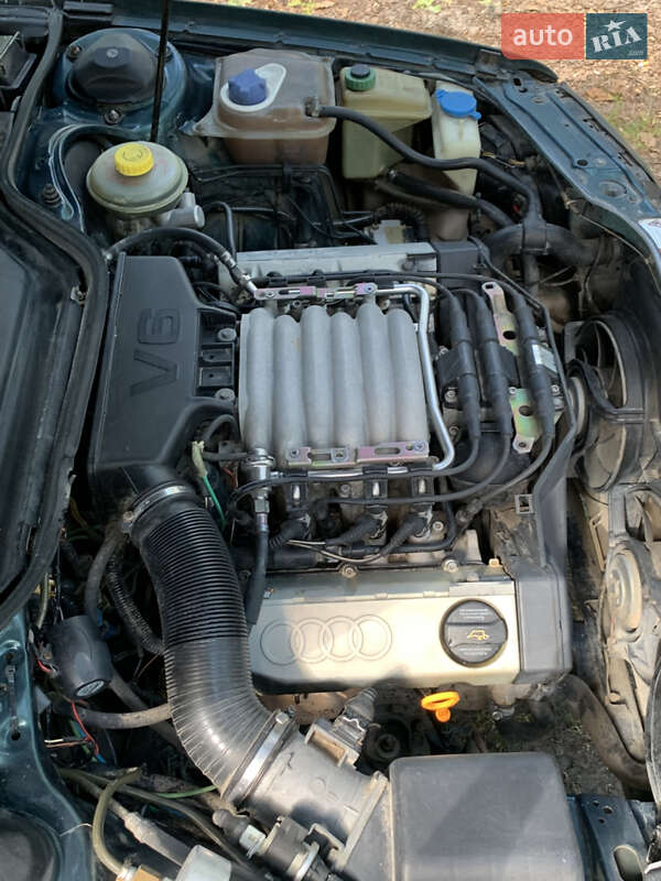 Седан Audi A6 1995 в Киверцах