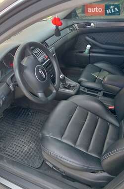 Седан Audi A6 2002 в 