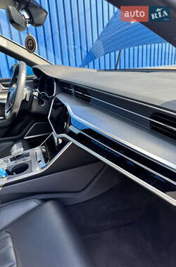 Седан Audi A6 2019 в 
