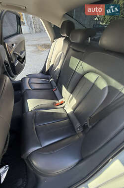 Седан Audi A6 2013 в 