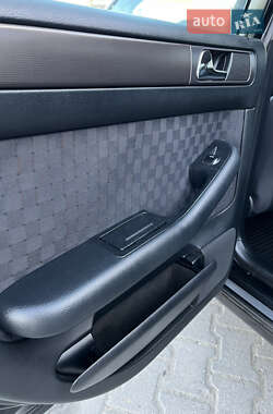 Седан Audi A6 2001 в 