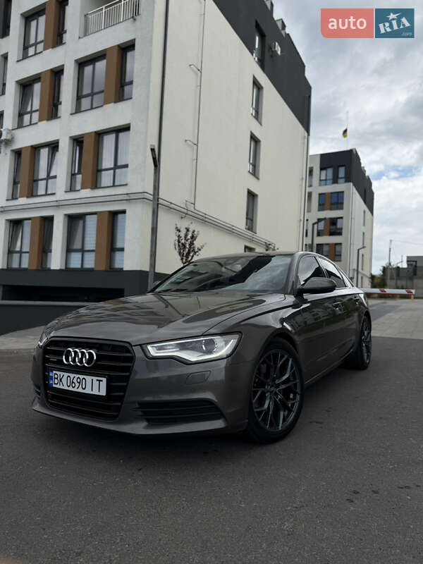 Седан Audi A6 2013 в 