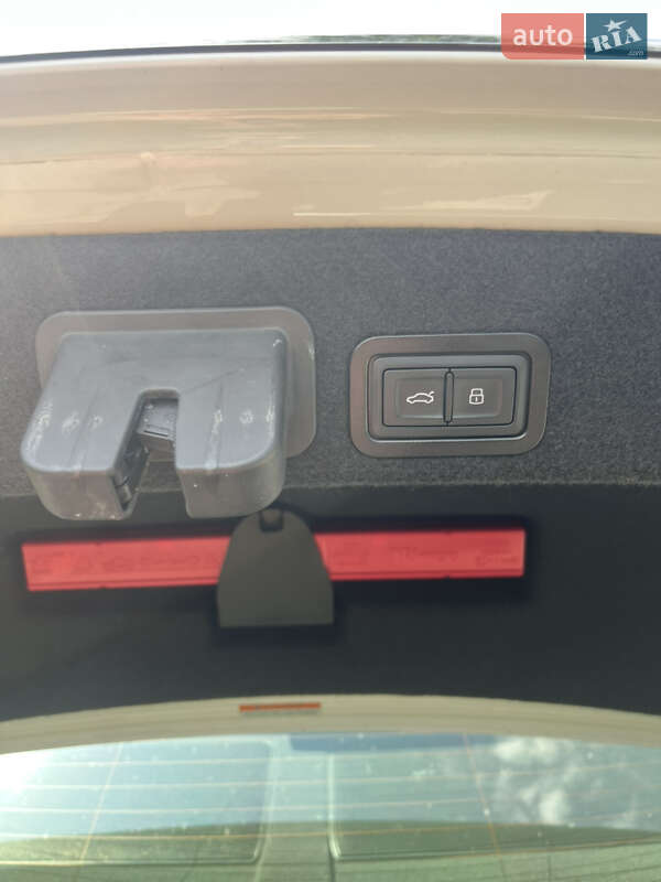 Седан Audi A6 2015 в Ужгороде