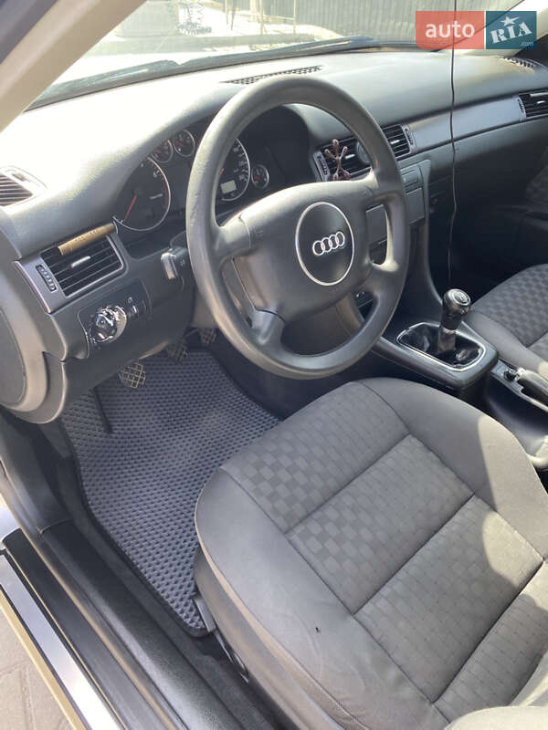 Универсал Audi A6 2003 в Жовкве