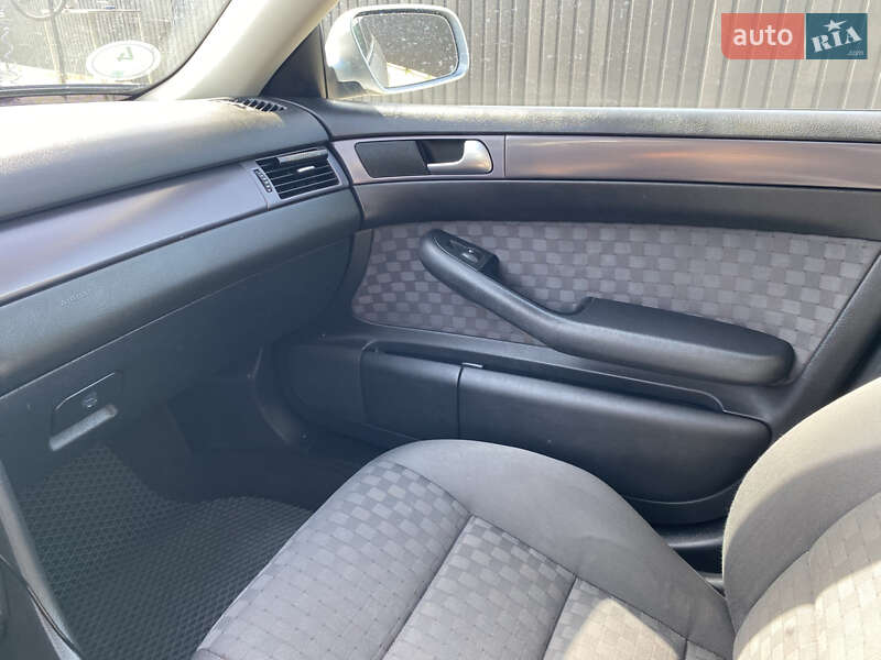 Универсал Audi A6 2003 в Жовкве