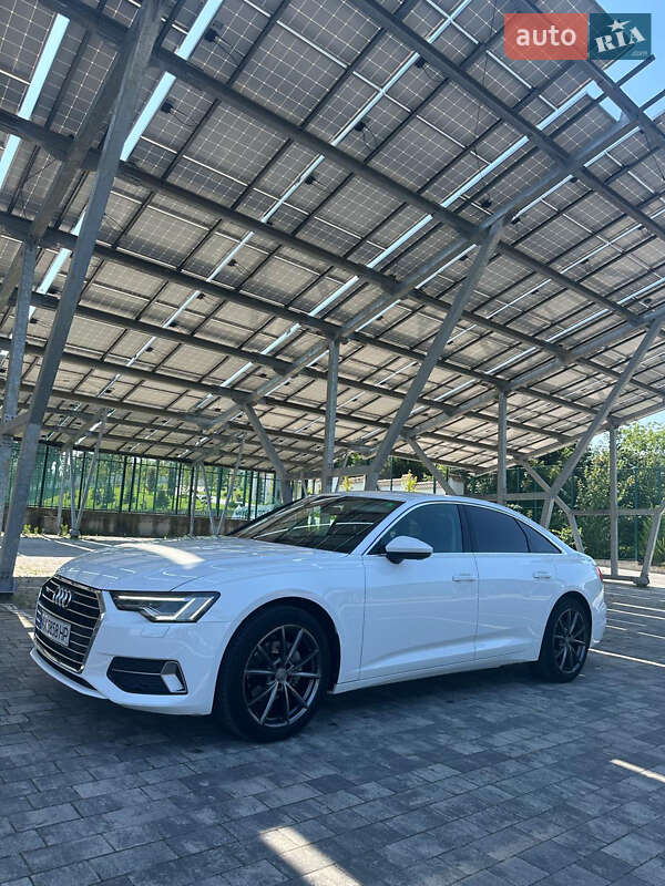 Седан Audi A6 2021 в 