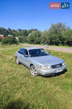 Седан Audi A6 1995 в Остроге
