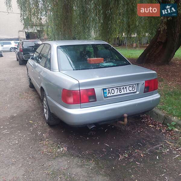 Седан Audi A6 1996 в Великом Березном