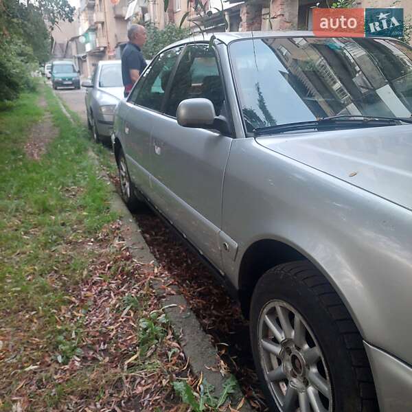 Седан Audi A6 1996 в Великом Березном