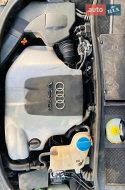 Седан Audi A6 2001 в 