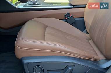 Седан Audi A6 2019 в 