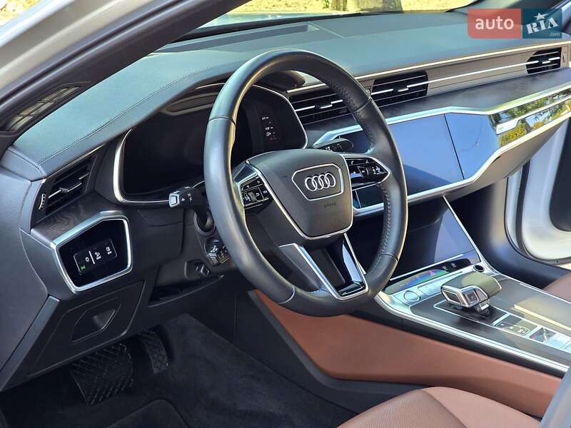 Седан Audi A6 2019 в Першотравенске