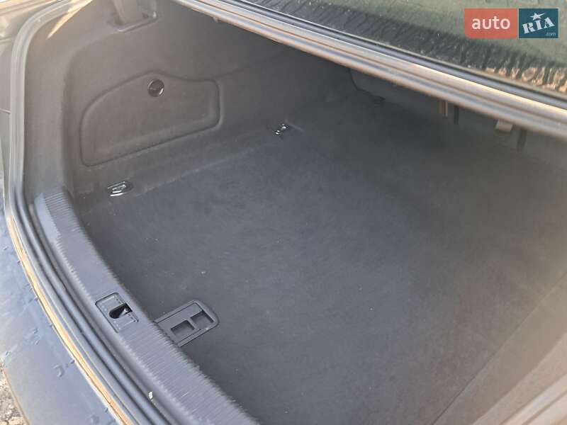 Седан Audi A6 2015 в Львове