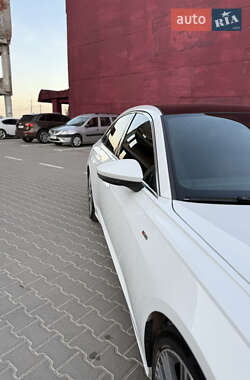 Седан Audi A6 2019 в 