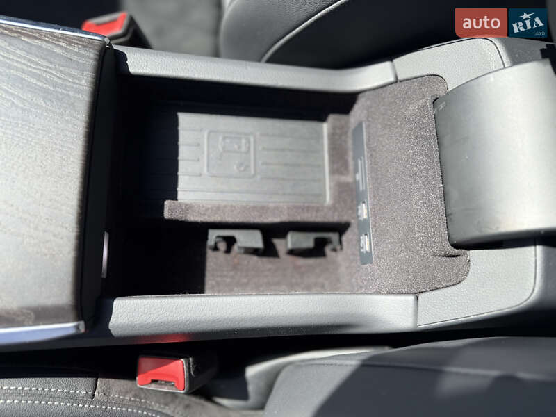 Седан Audi A6 2019 в Львові