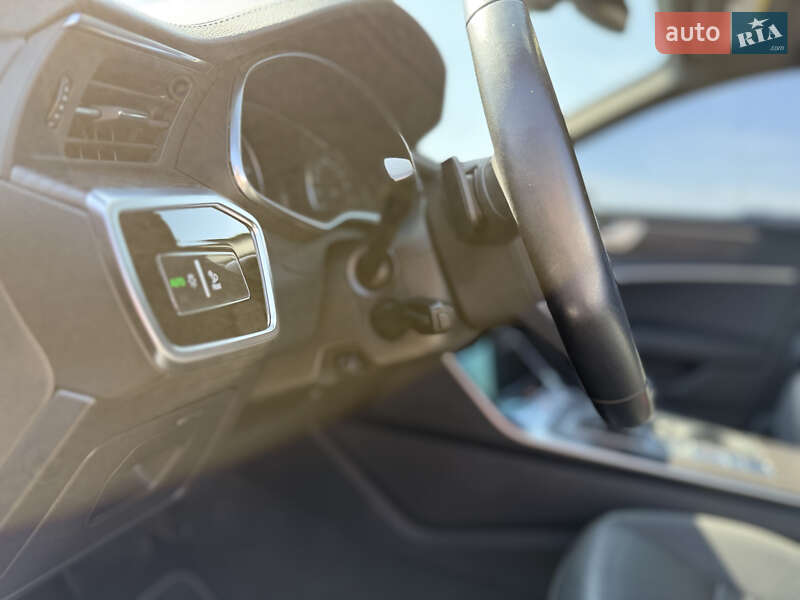 Седан Audi A6 2019 в Львові