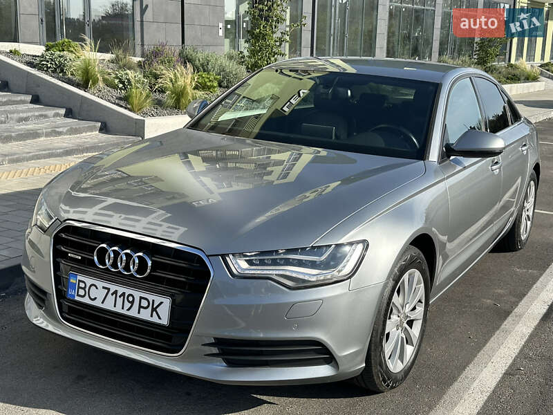 Седан Audi A6 2012 в 