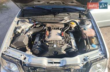 Седан Audi A6 1995 в 