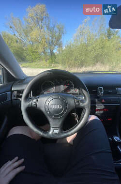 Седан Audi A6 2003 в 