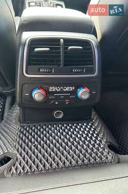 Седан Audi A6 2012 в 